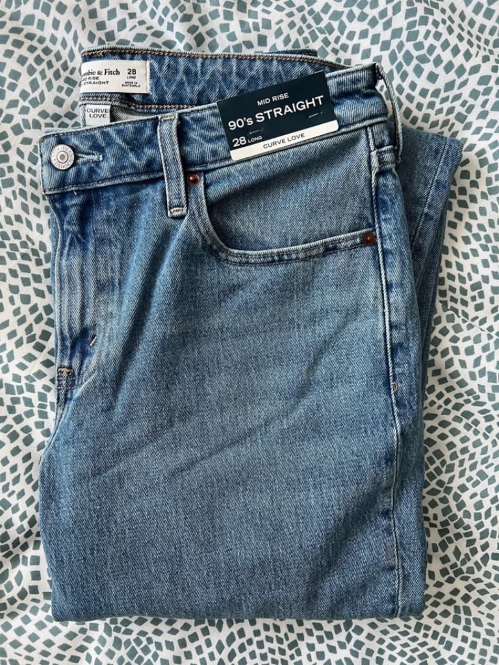 Abercrombie Mid Rise 90s Straight Heart Embroidered Jean